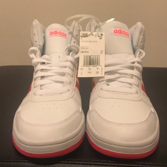 SOLD! ADIDAS BRAND NEW Tennis Shoes with tag - Picture 3 of 8